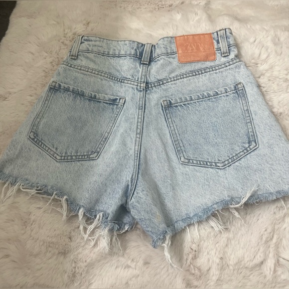 ZARA Light Blue Denim Women's Shorts - Picture 2 of 11